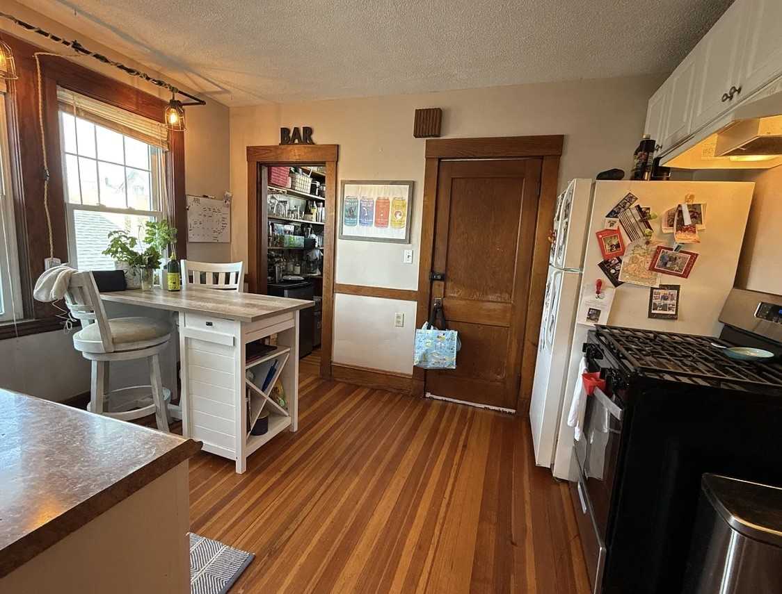 160 Vassall St #2 - Photo 2 of 22