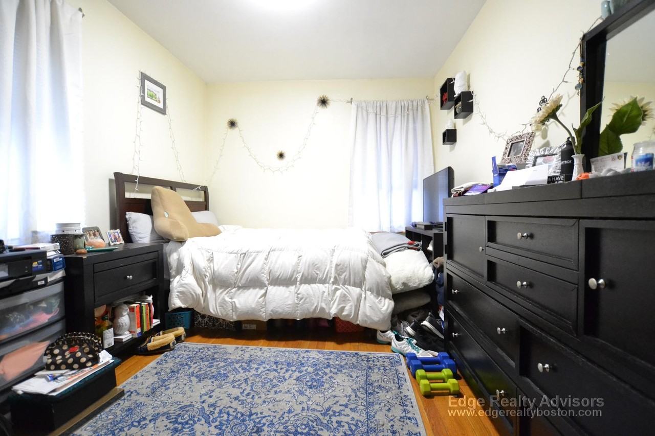 551 Washington St #1 - Photo 6 of 7