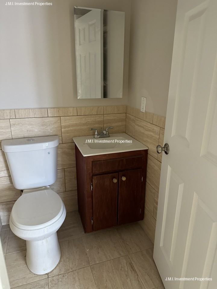 Broadway #3 - Photo 2 of 2