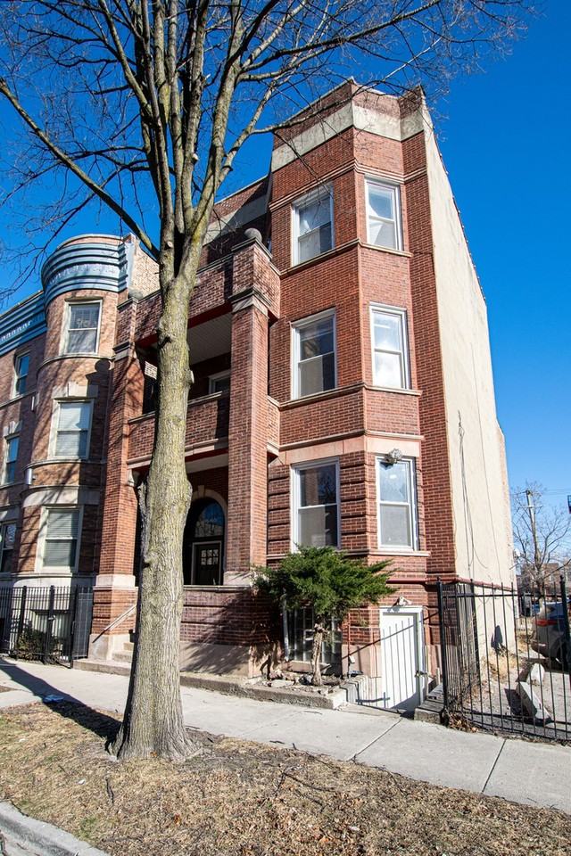 4949 S Forrestville Ave #2 - Photo 4 of 21