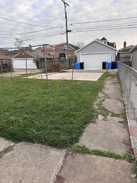 3843 W 56th St - Photo 5 of 17