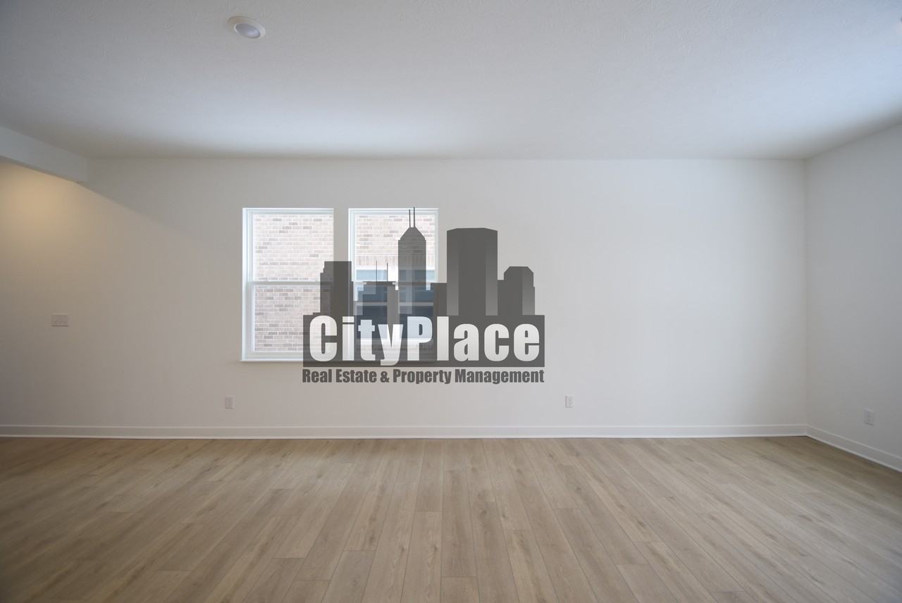 6573 Halsey St - Photo 7 of 26