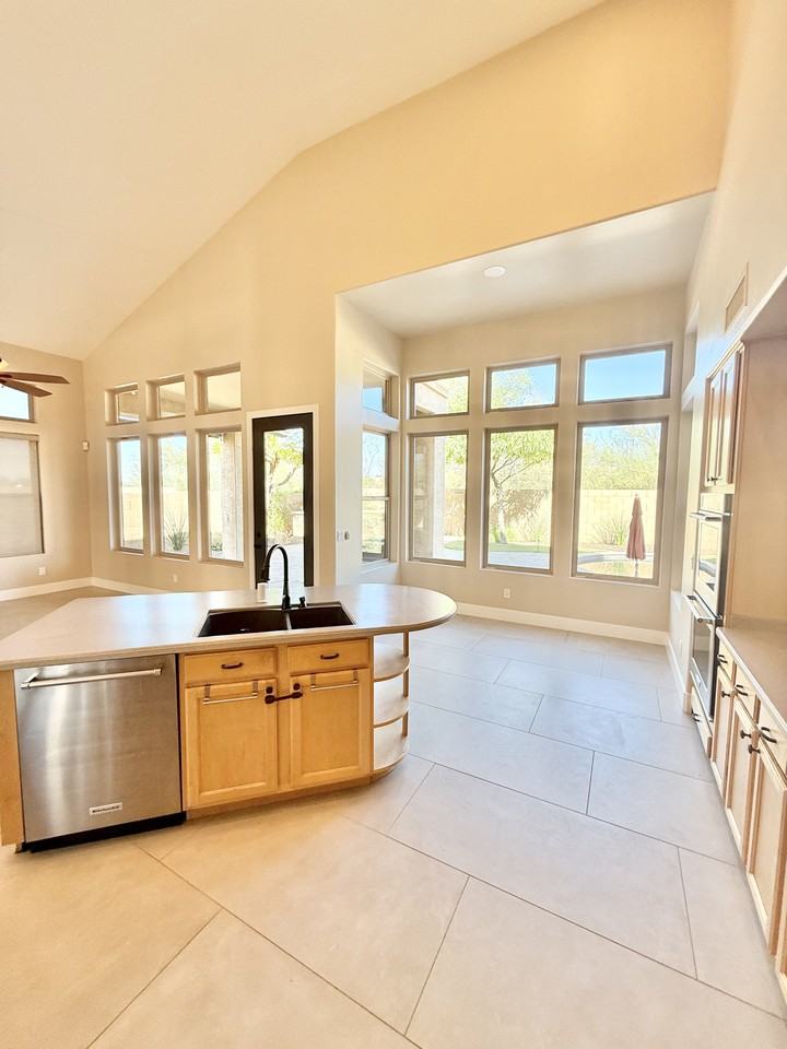 4910 E Cordia Way - Photo 4 of 32