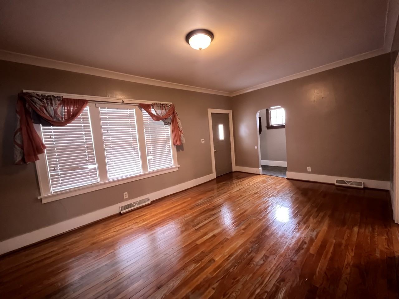 80 Crescent Ave - Photo 3 of 17