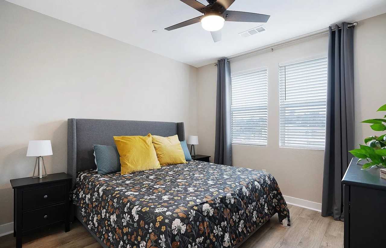 7641 University Ave - Photo 2 of 9