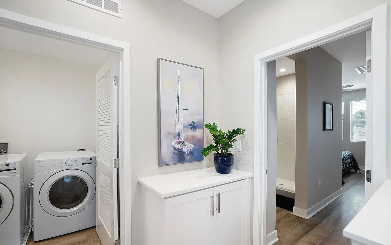 7641 University Ave - Photo 3 of 9