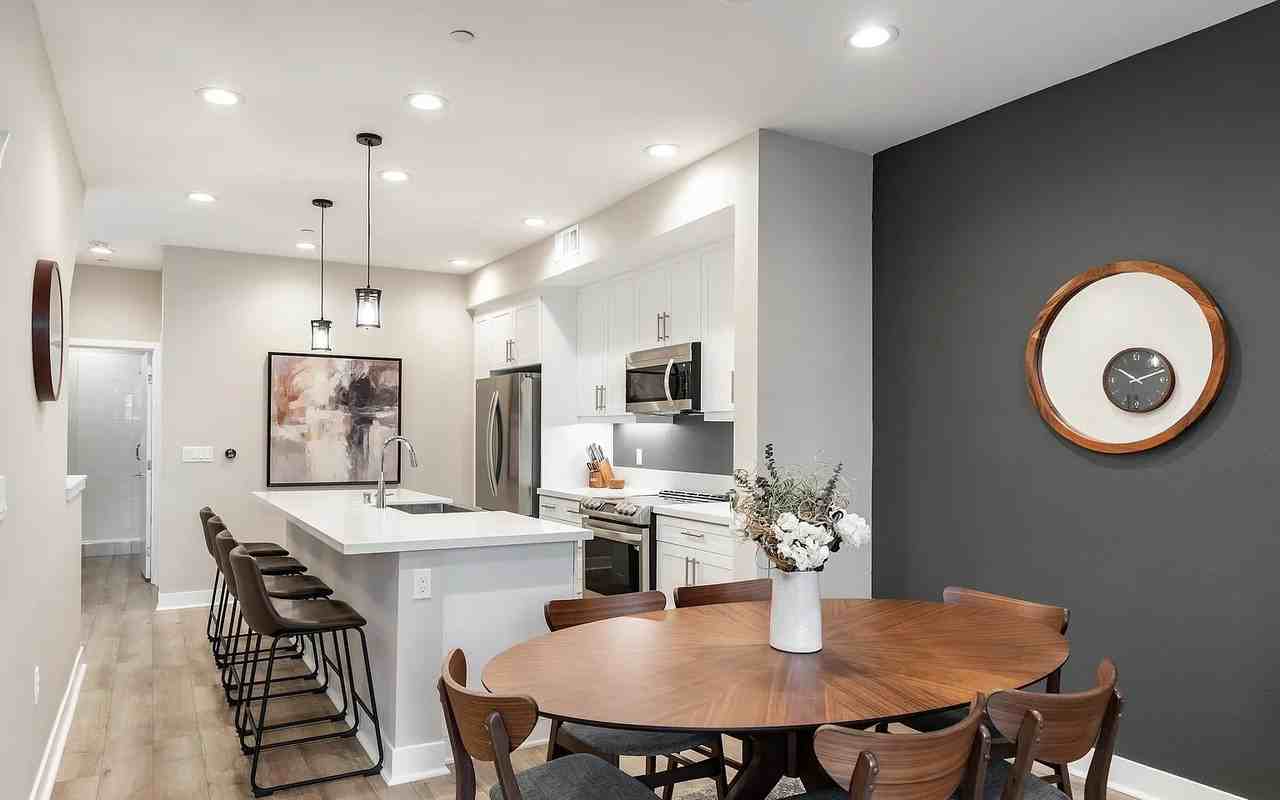 7641 University Ave - Photo 7 of 9