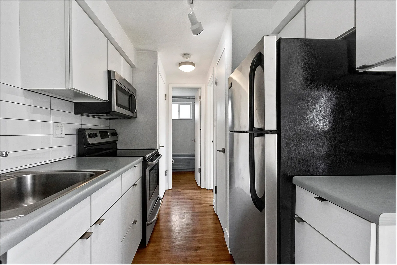 2441 S York St - Photo 5 of 10