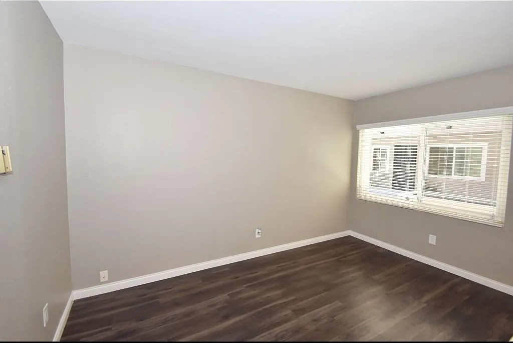 4166 4th Ave - Photo 6 of 10