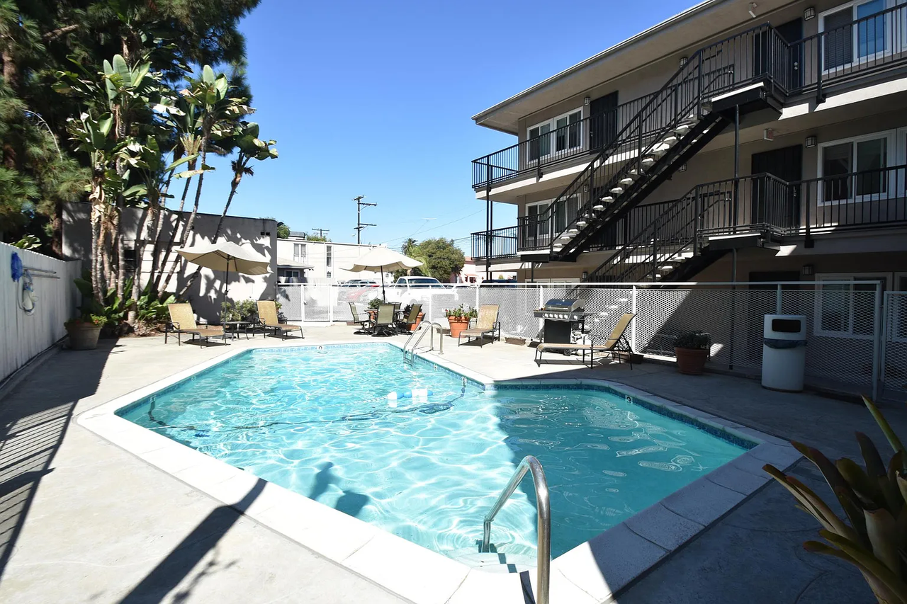 4166 4th Ave - Photo 7 of 10