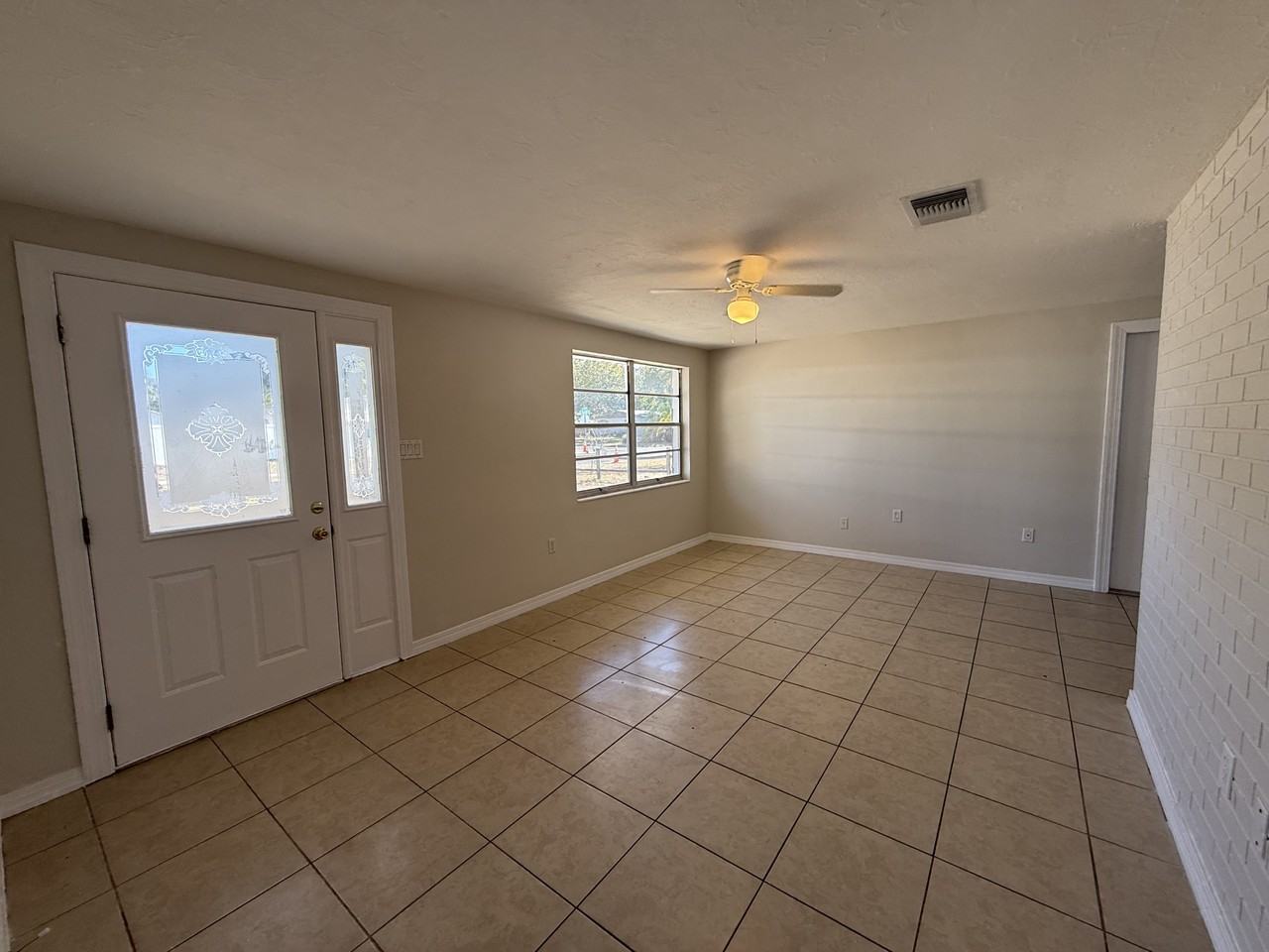 6627 Jackson St - Photo 3 of 14