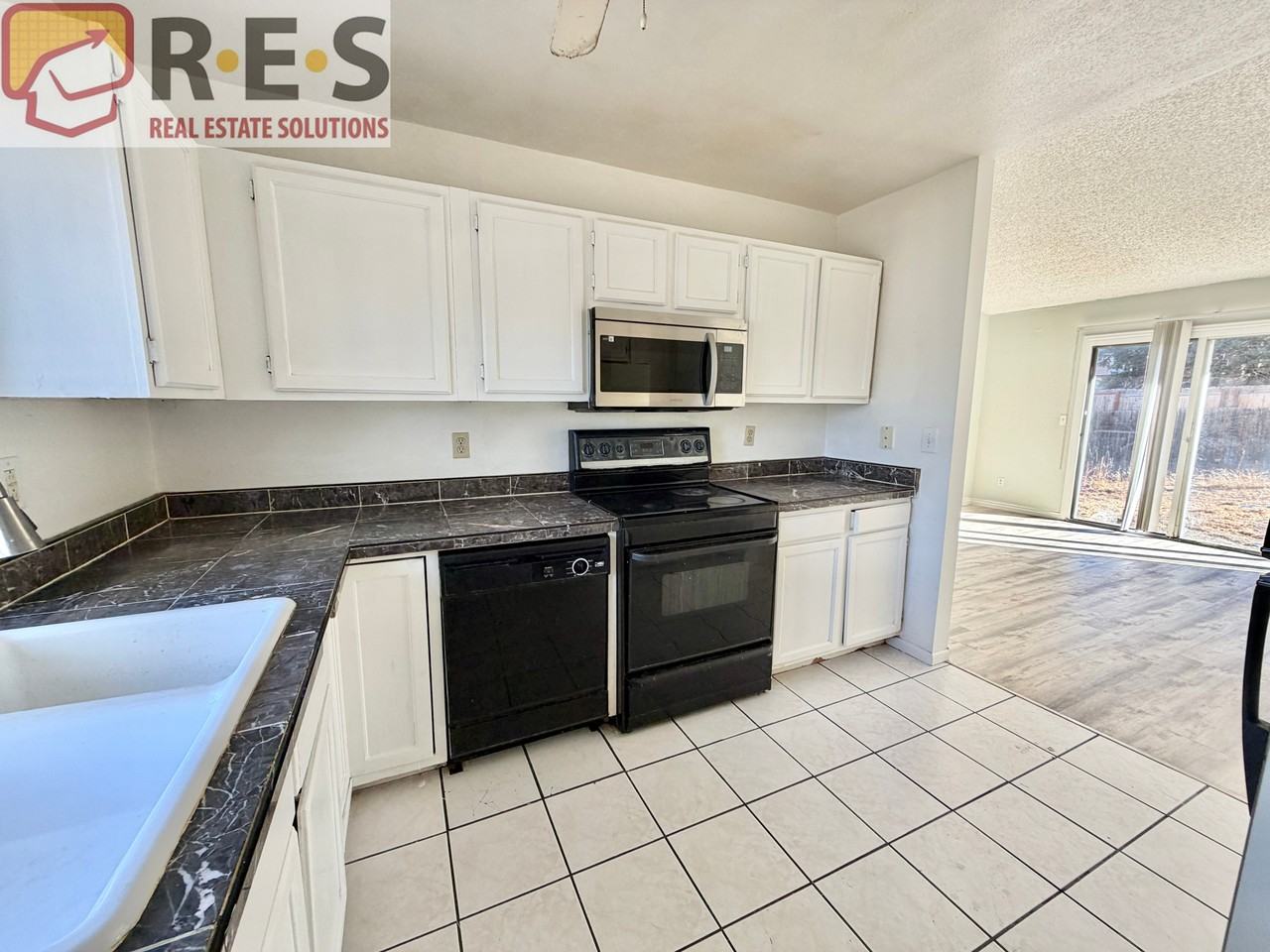 5842 S Malaya Ct - Photo 2 of 19