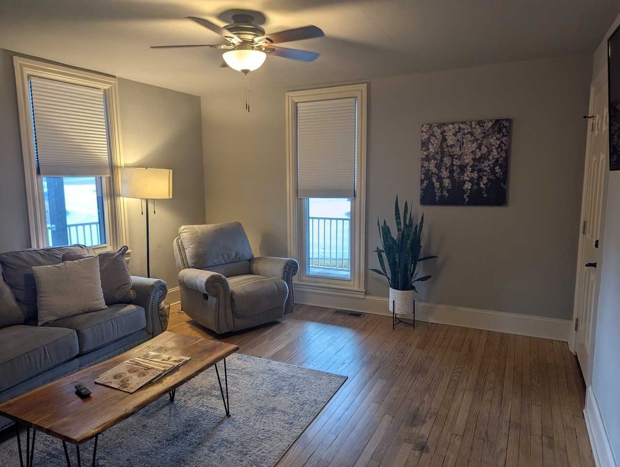 1501 W Kings Hwy - Photo 4 of 23