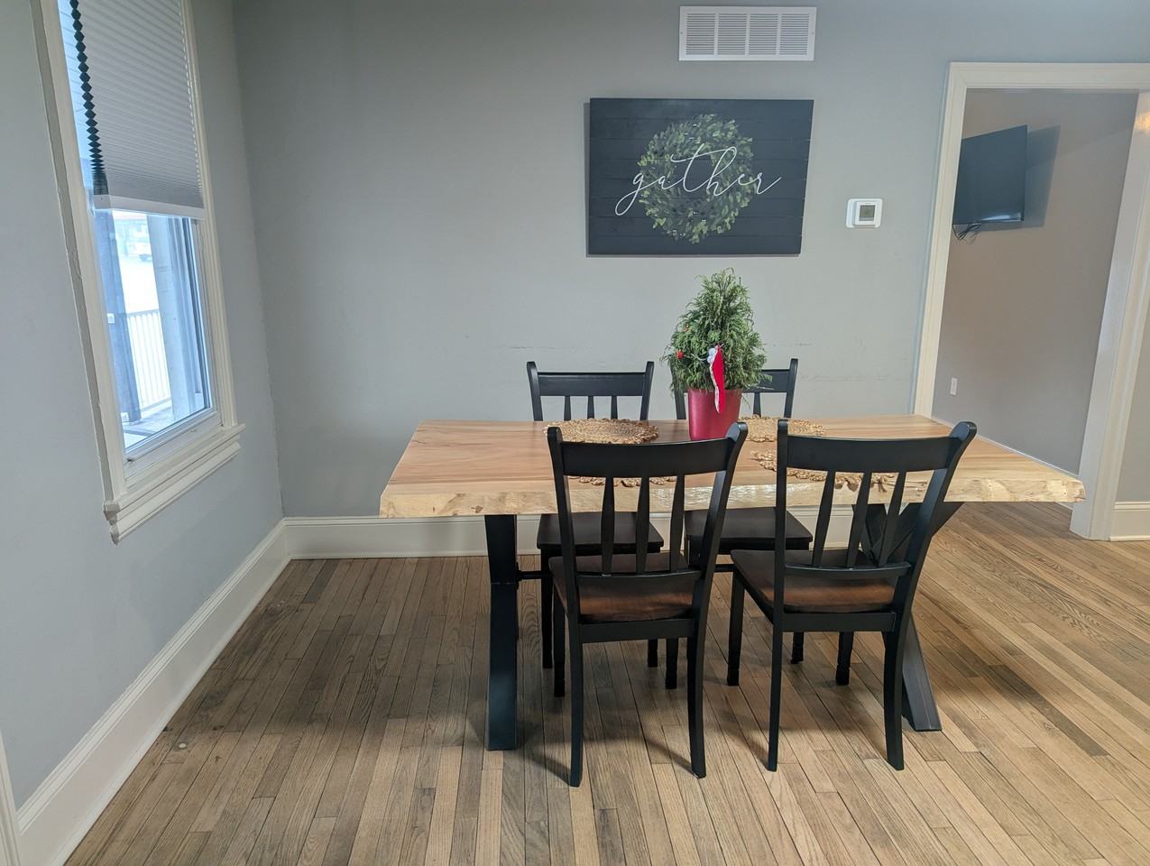 1501 W Kings Hwy - Photo 7 of 23