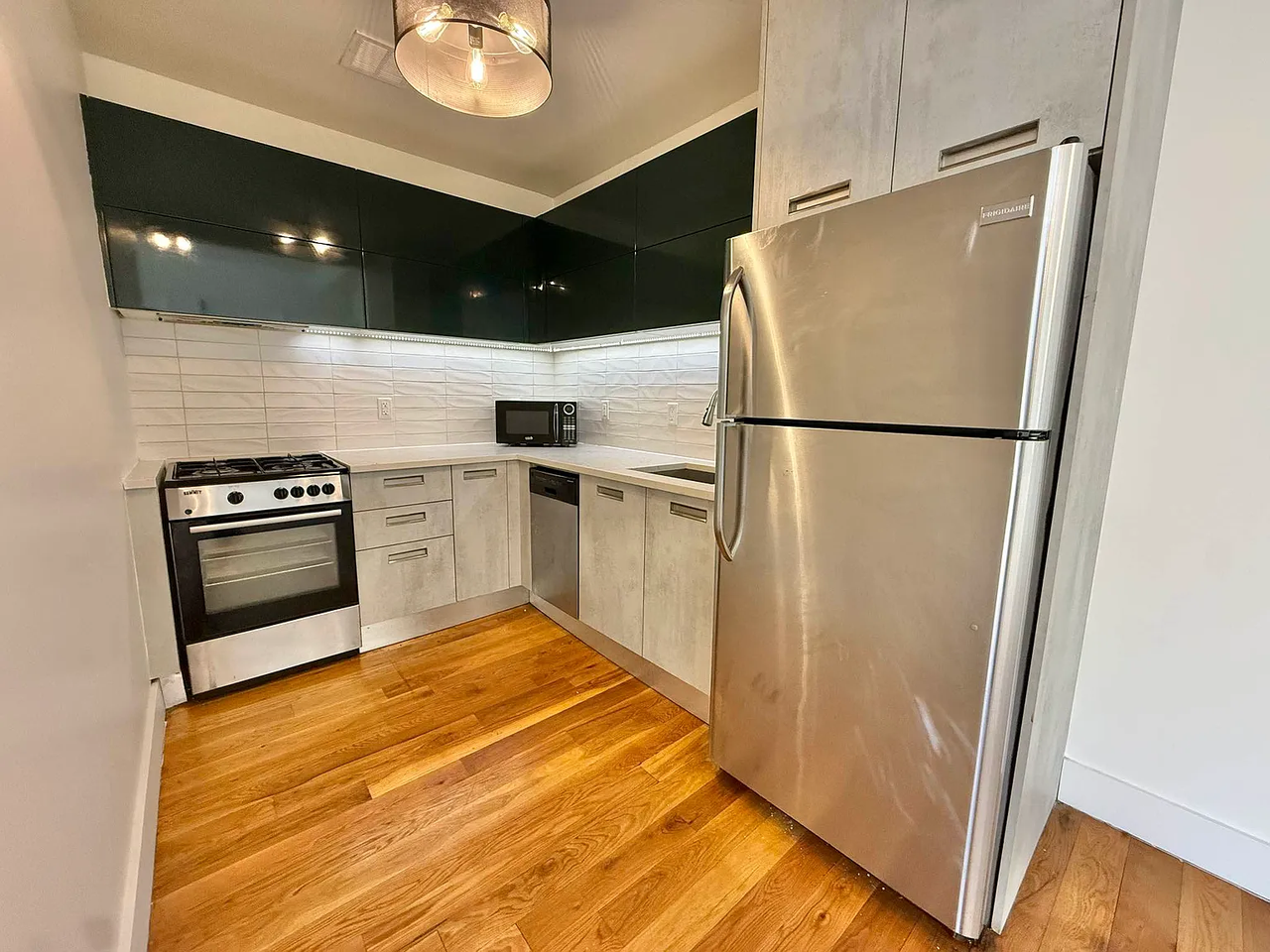 12 Ford St #3I - Photo 2 of 19