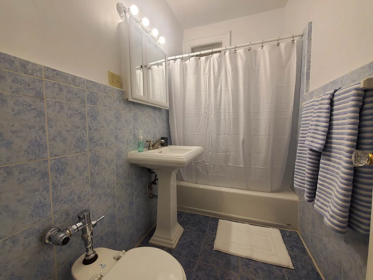 2901 39th Ave #2G - Photo 6 of 8