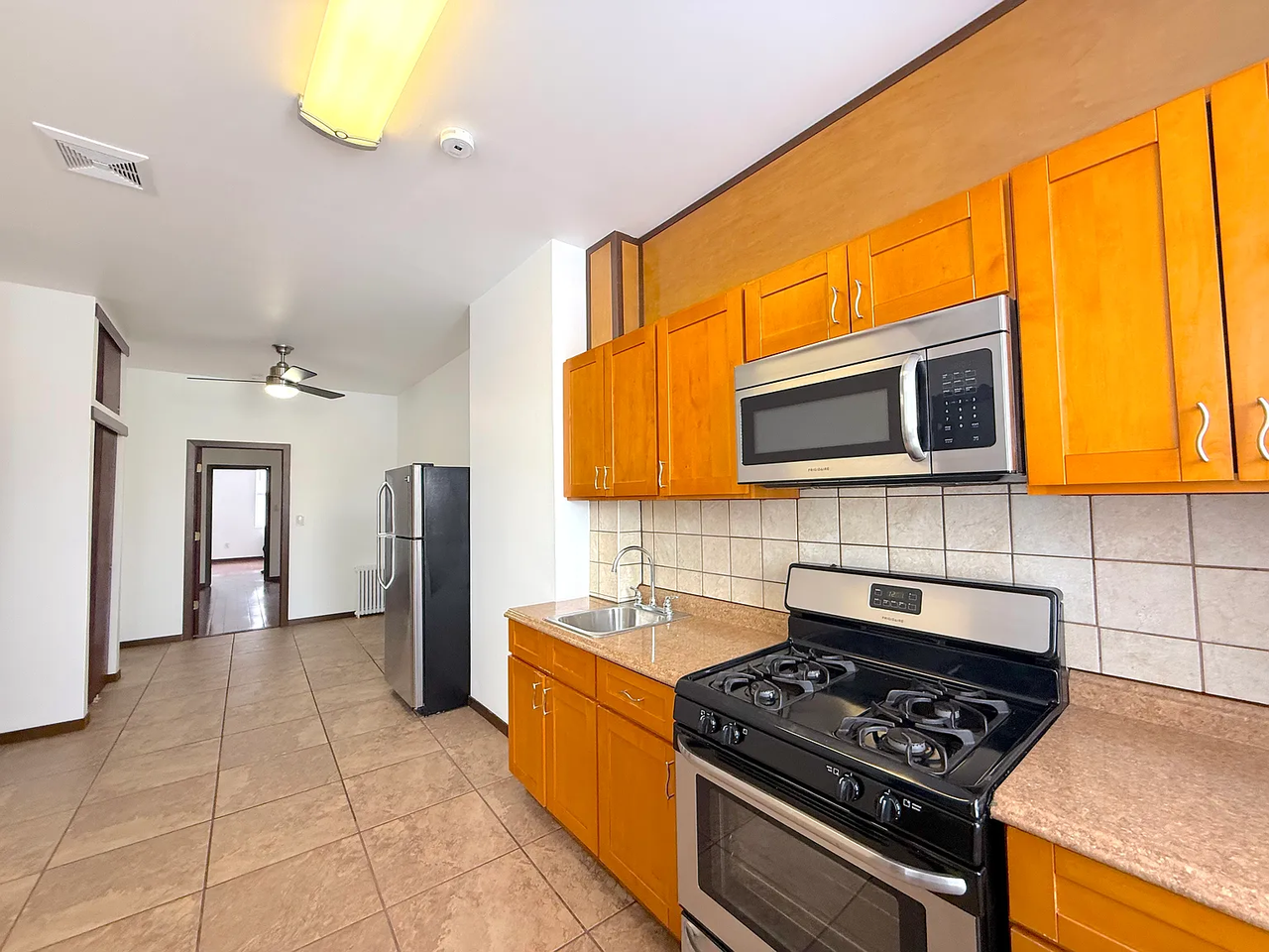 457 Onderdonk Ave #1B - Photo 7 of 9