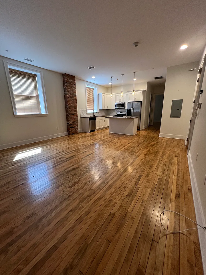 686 Main St #C - Photo 3 of 8