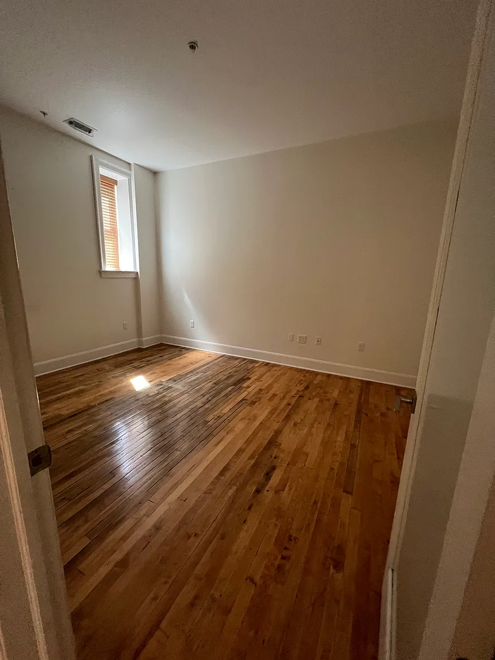 686 Main St #C - Photo 7 of 8