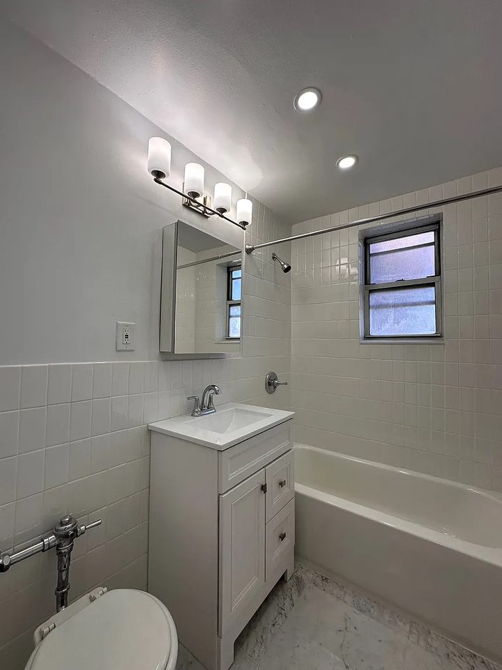 3510 150th St #1G - Photo 4 of 11