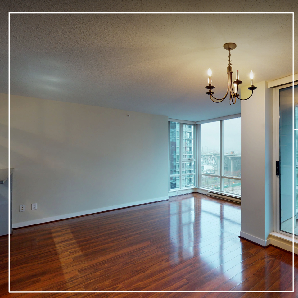 1008-1495 Richards St - Photo 2 of 19