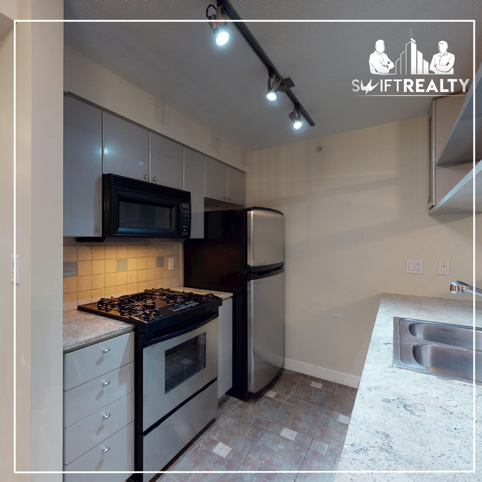 1008-1495 Richards St - Photo 4 of 19