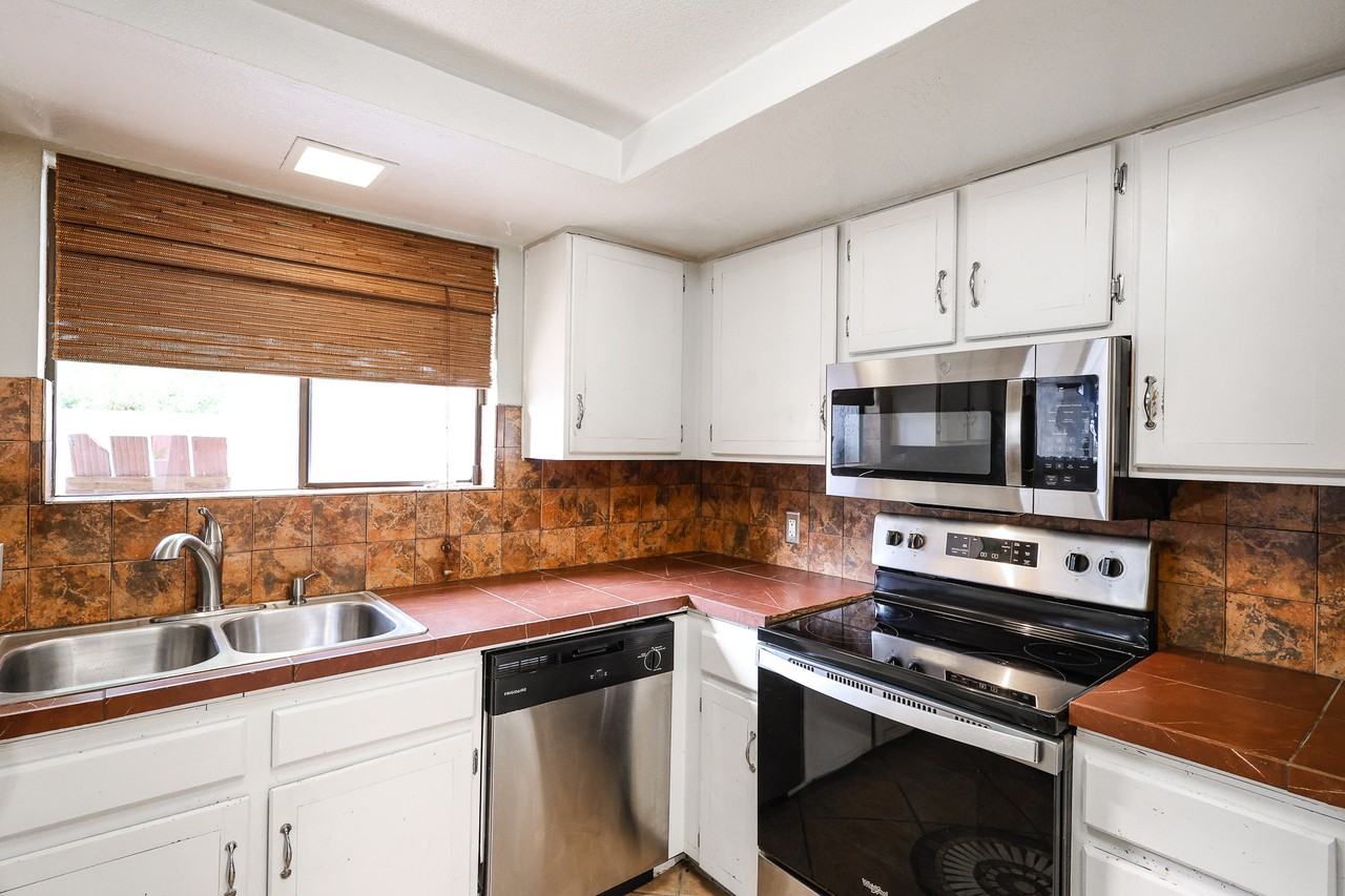 3636 N 70th St - Photo 6 of 36