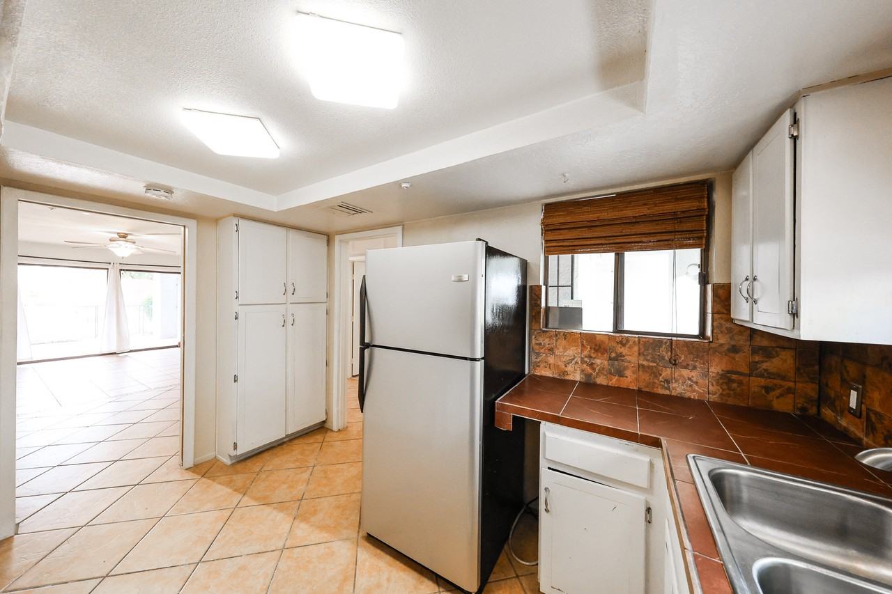 3636 N 70th St - Photo 7 of 36