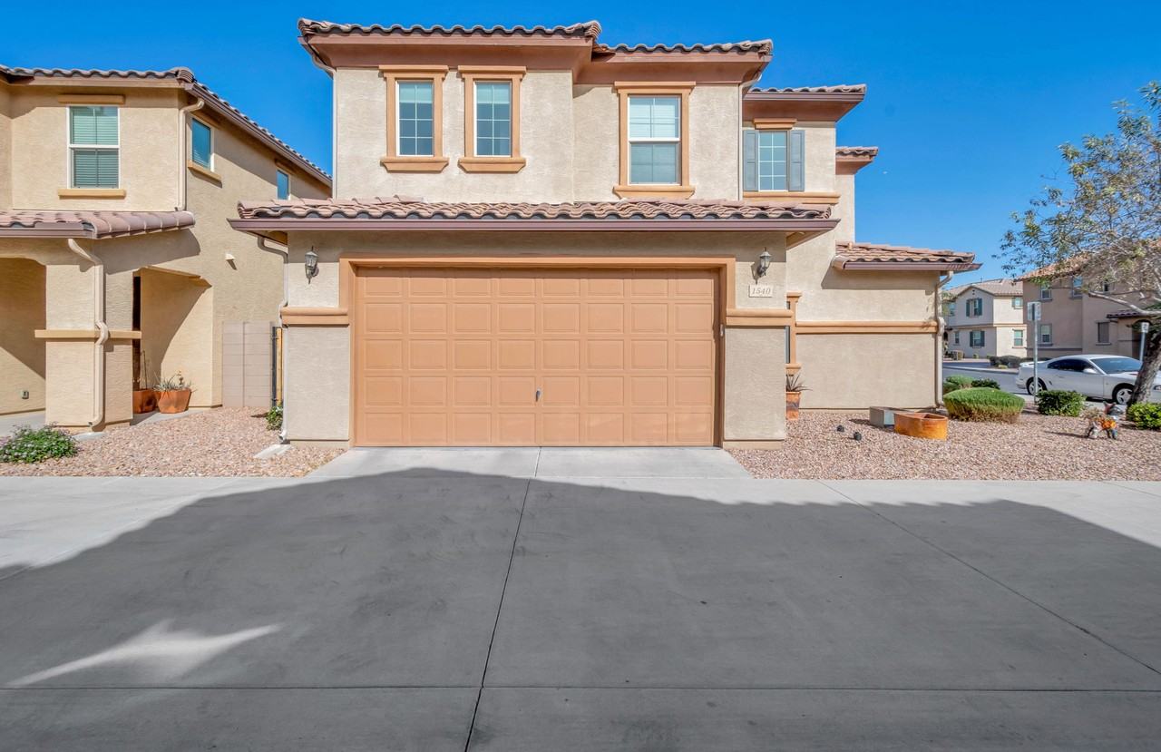 1540 N Balboa - Photo 3 of 28