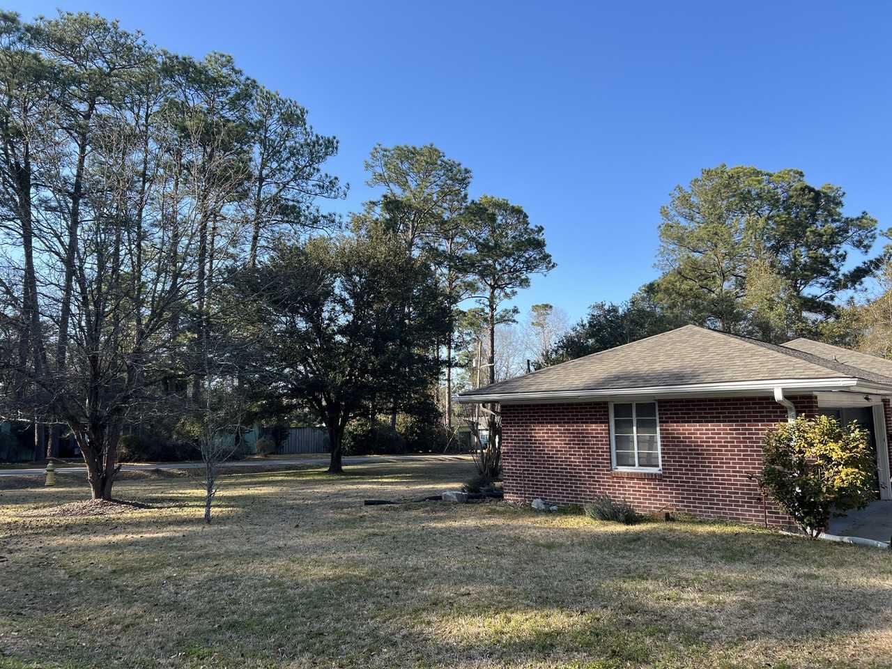 804 Pineview Dr - Photo 2 of 13