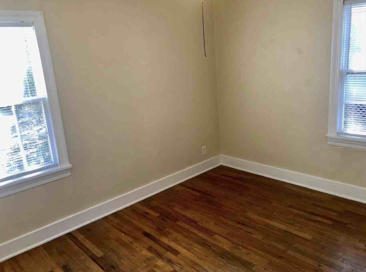 208 S 23rd Ave - Photo 5 of 8