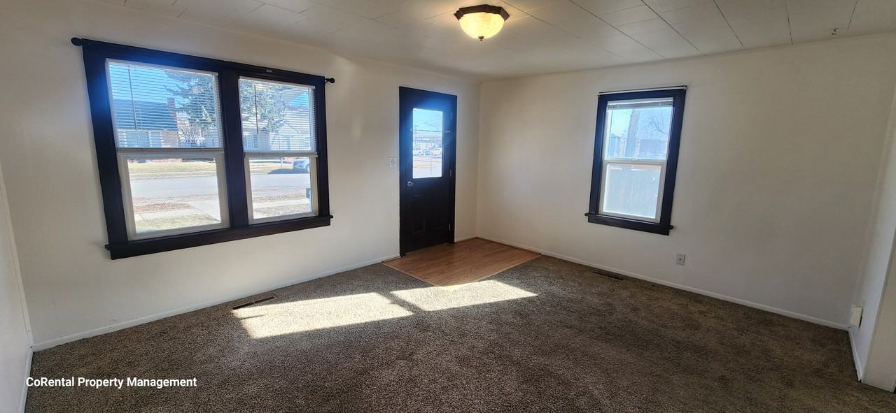 362 1st Avenue West N - Photo 3 of 21