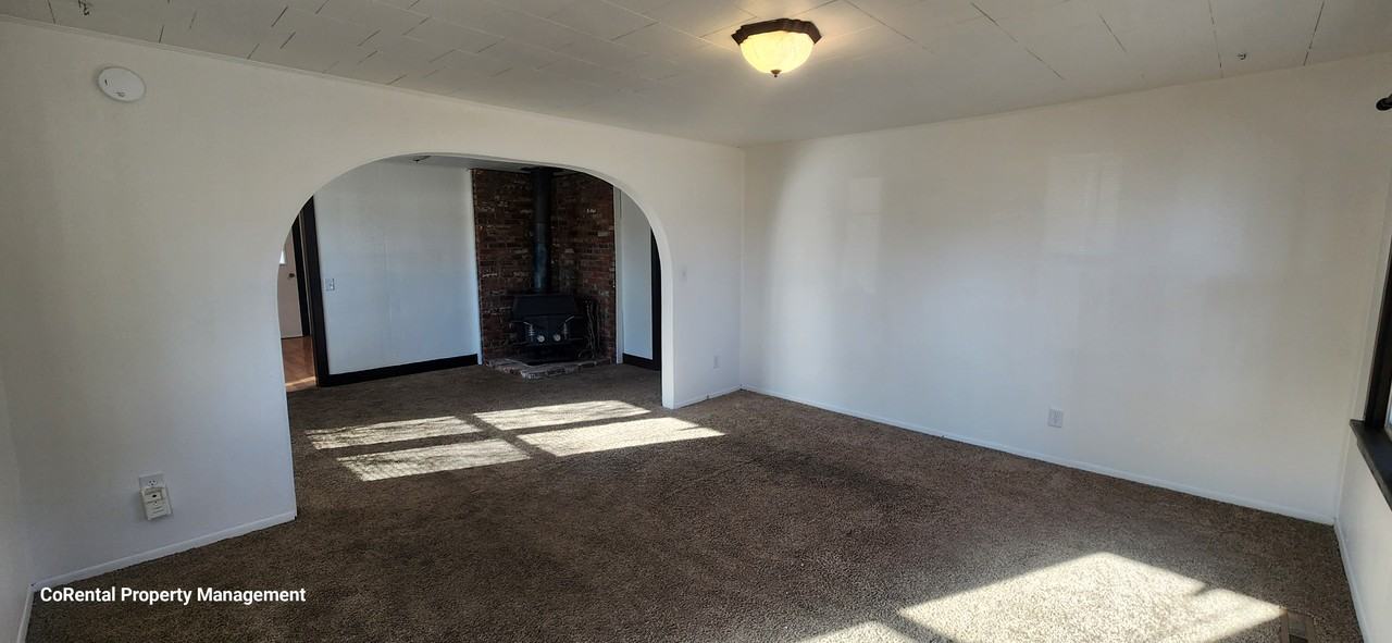 362 1st Avenue West N - Photo 4 of 21