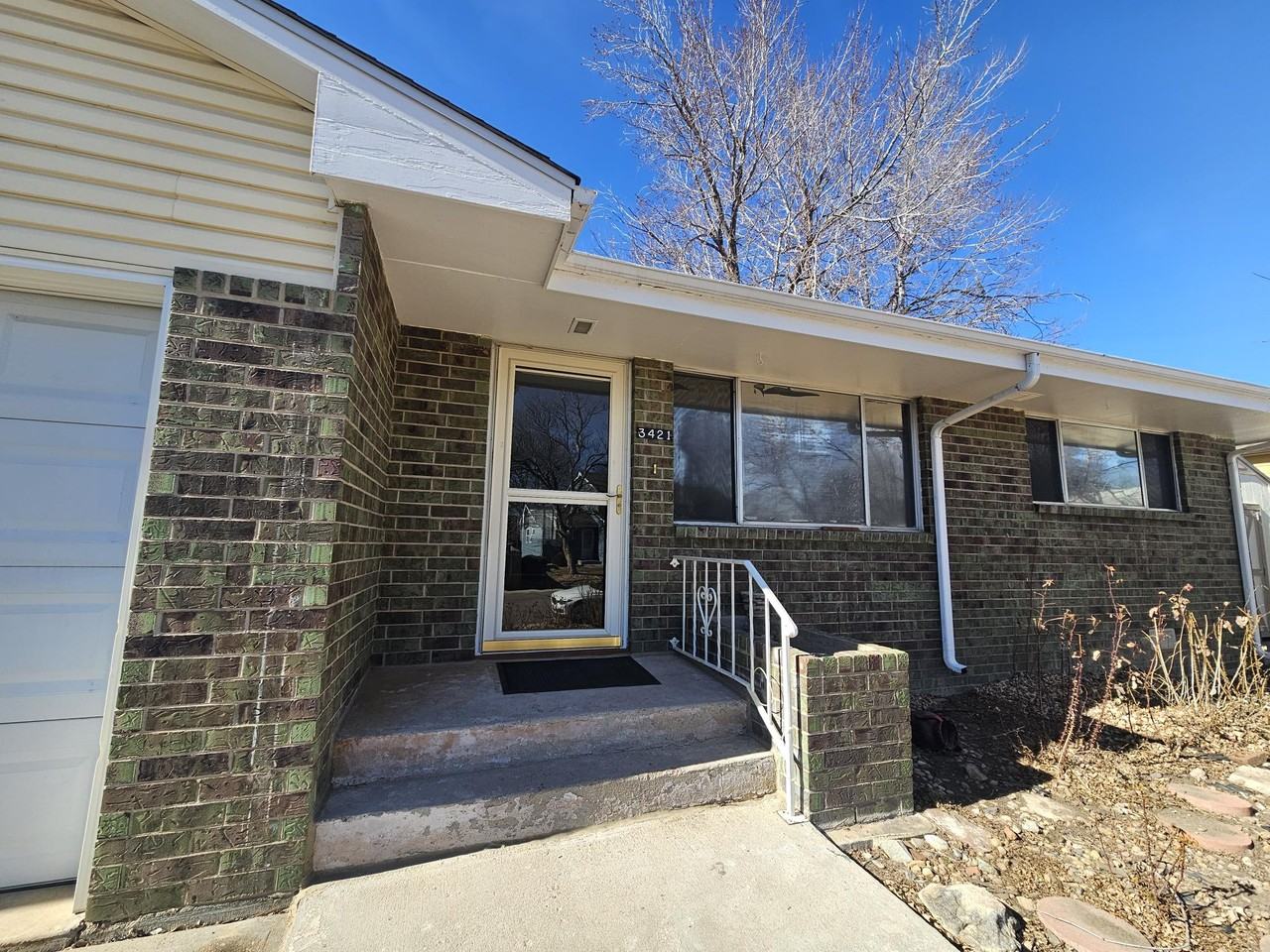 3421 34th Ave - Photo 2 of 18