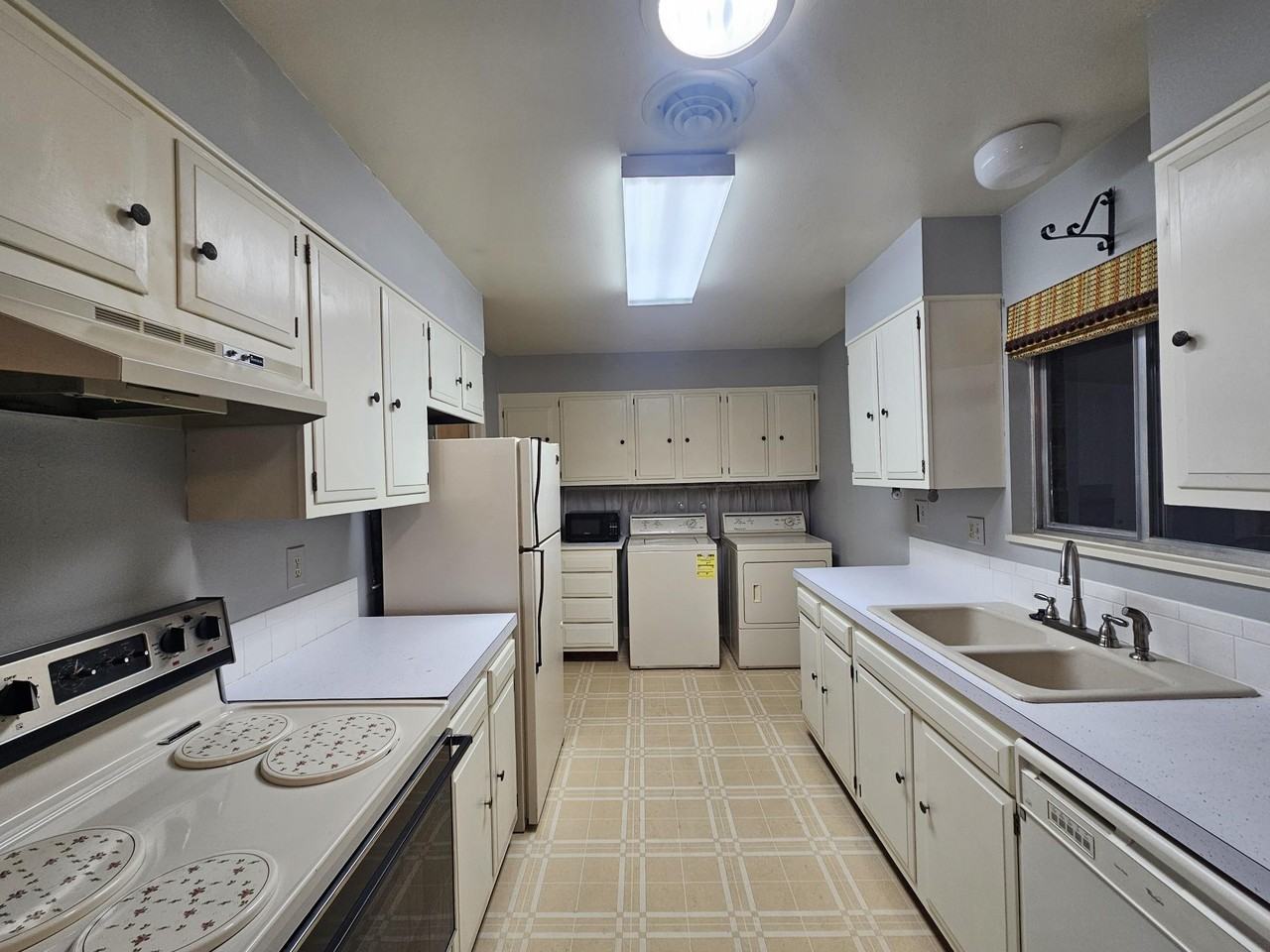 3421 34th Ave - Photo 5 of 18