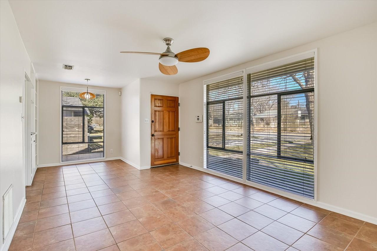 1419 Corona Dr - Photo 3 of 20