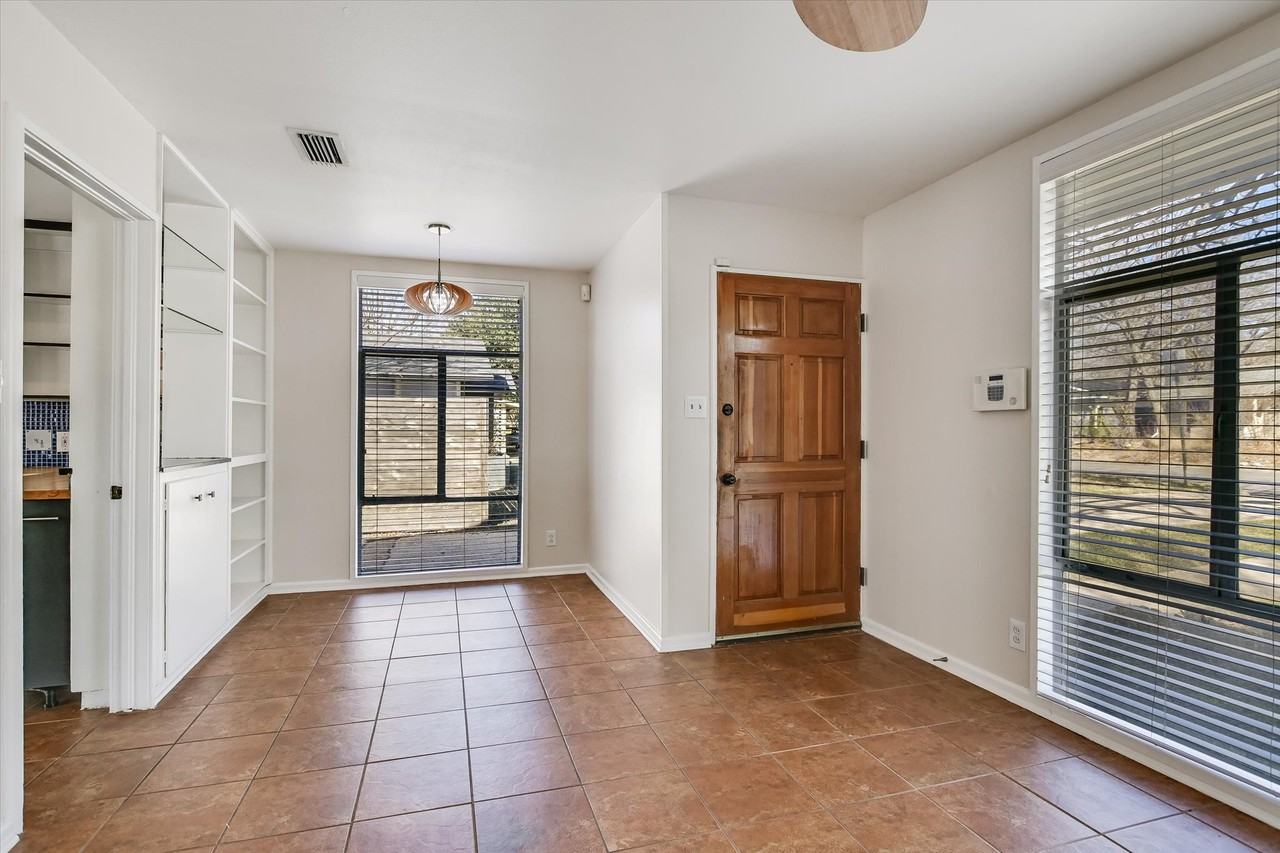 1419 Corona Dr - Photo 5 of 20