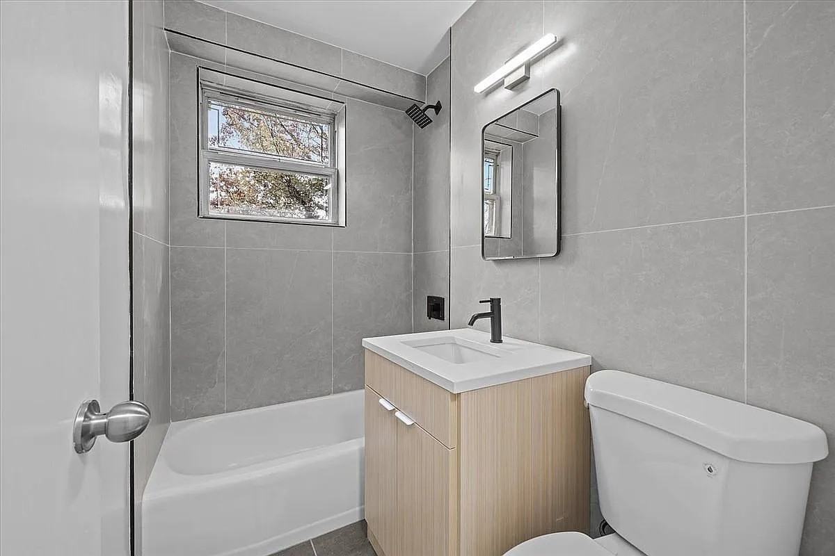 5700 Arlington Ave #1C - Photo 5 of 9