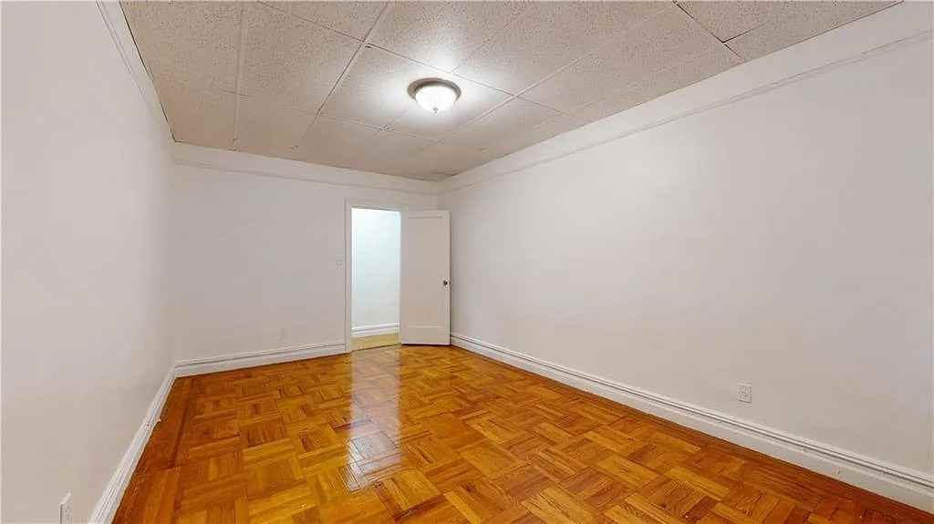 7101 Colonial Rd #R3H - Photo 7 of 10