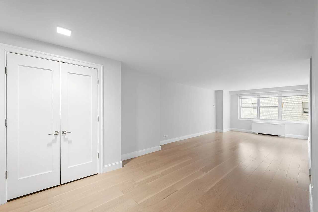 155 W 68th St #815 - Photo 3 of 9