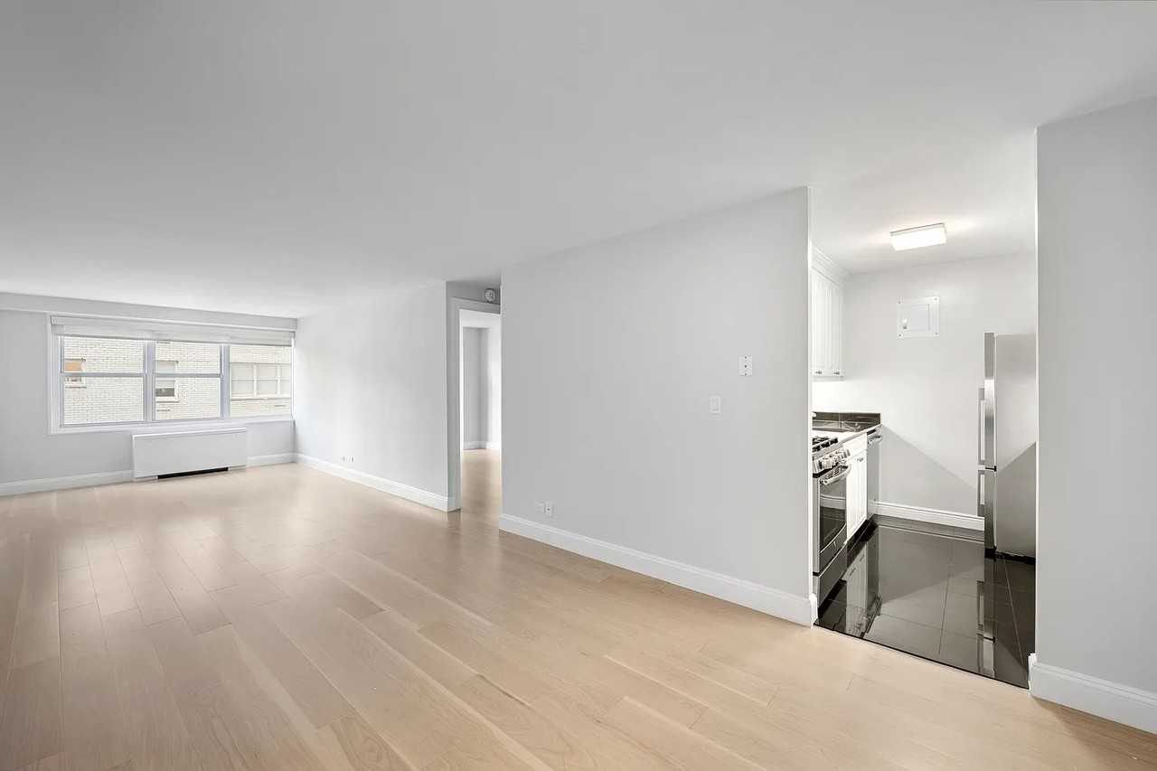 155 W 68th St #815 - Photo 5 of 9