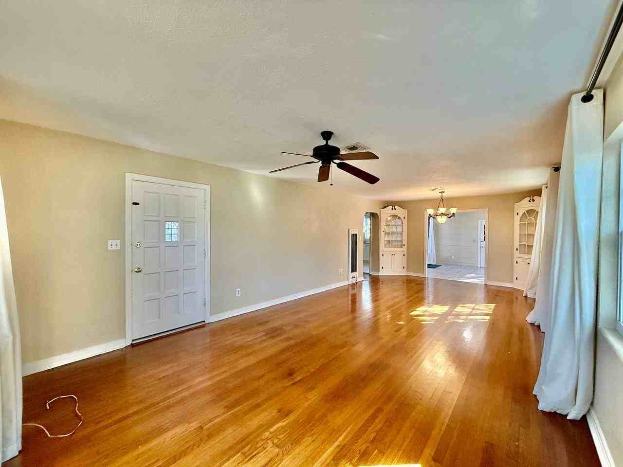 301 N Madison Ave - Photo 5 of 30