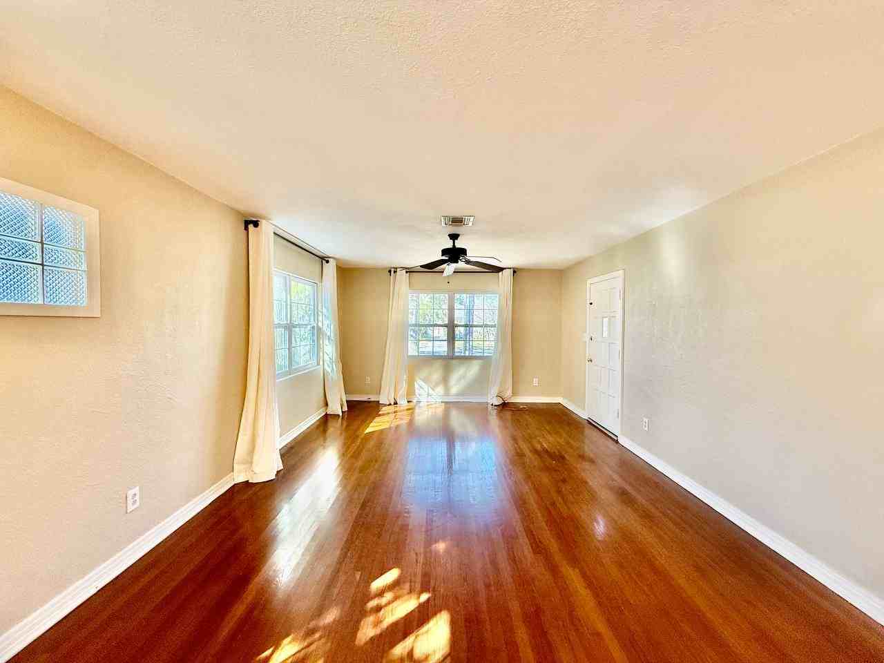 301 N Madison Ave - Photo 7 of 30