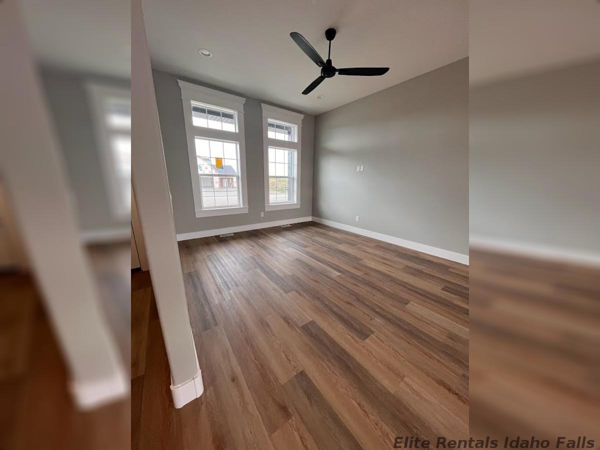 3621 Modesto Dr - Photo 4 of 19