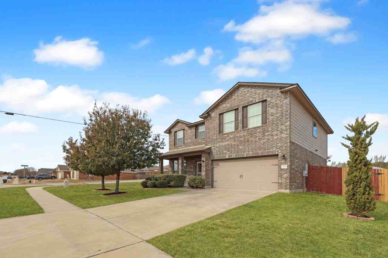 509 Curtis Dr - Photo 2 of 29