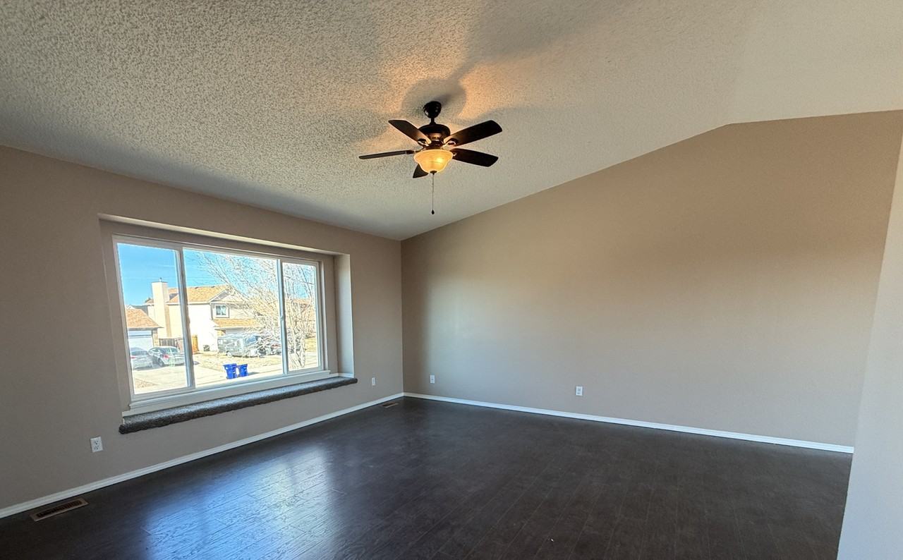 971 Daffodil St - Photo 2 of 13