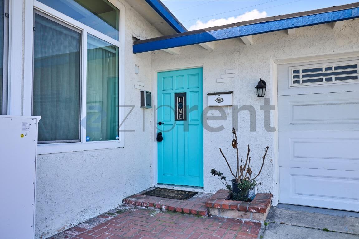 915 N Holly St #1 - Photo 2 of 20