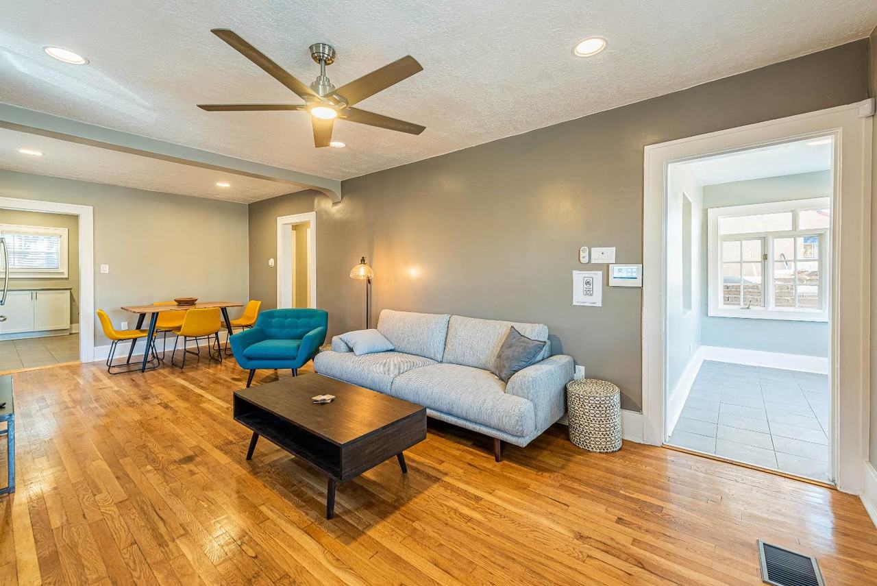 722 Marquette Ave Nw - Photo 3 of 20