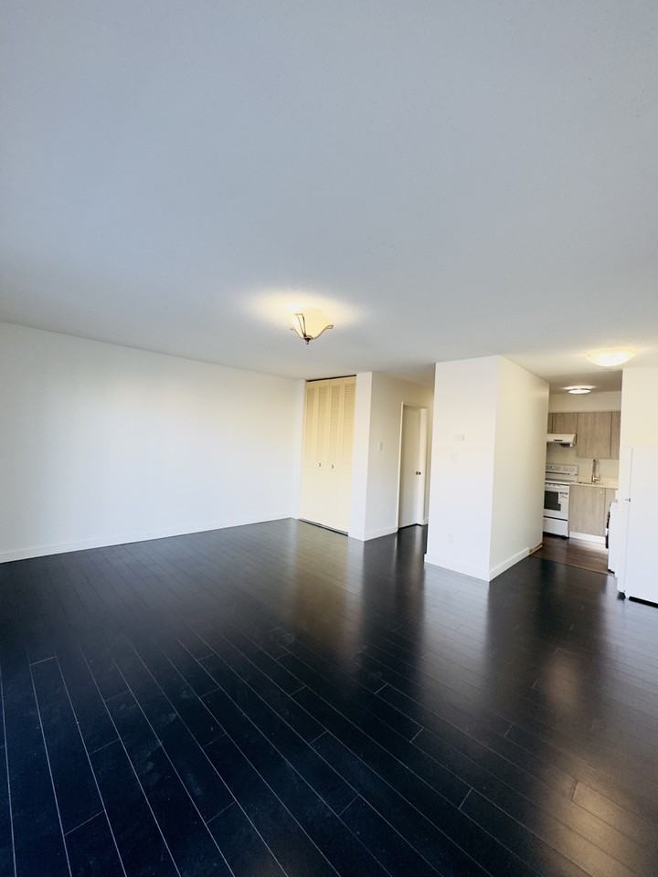 15158 Royal Ave - Photo 7 of 11