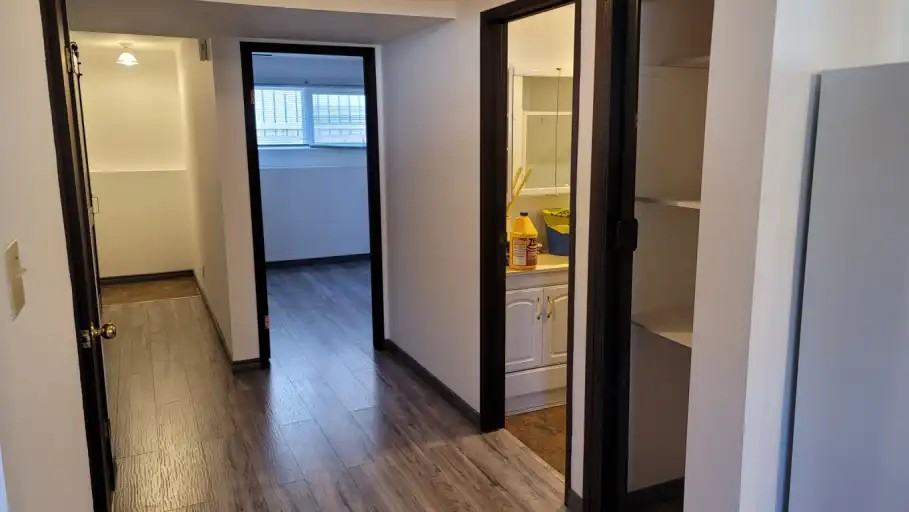 125 Eton Rd W #B - Photo 3 of 11